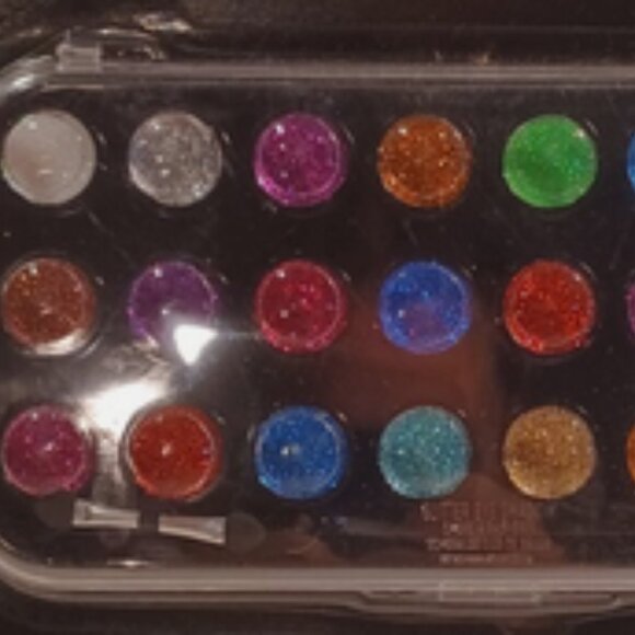 24 Glitter Eye Shadow kit Party Halloween Cosplay New Years Eve - Picture 3 of 16